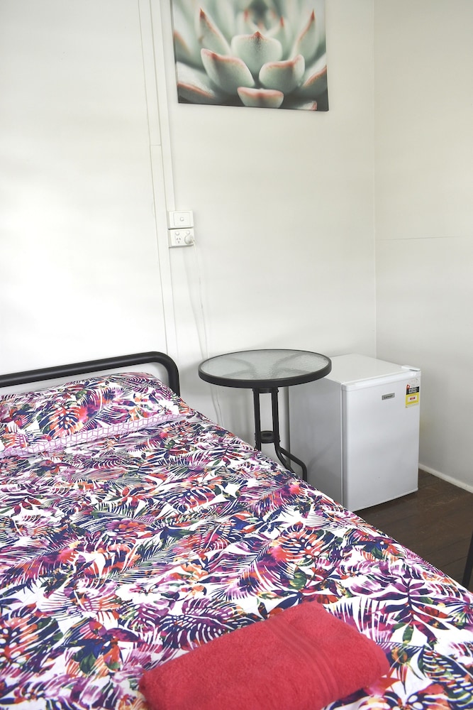 Paradise Travellers Rest 29/50