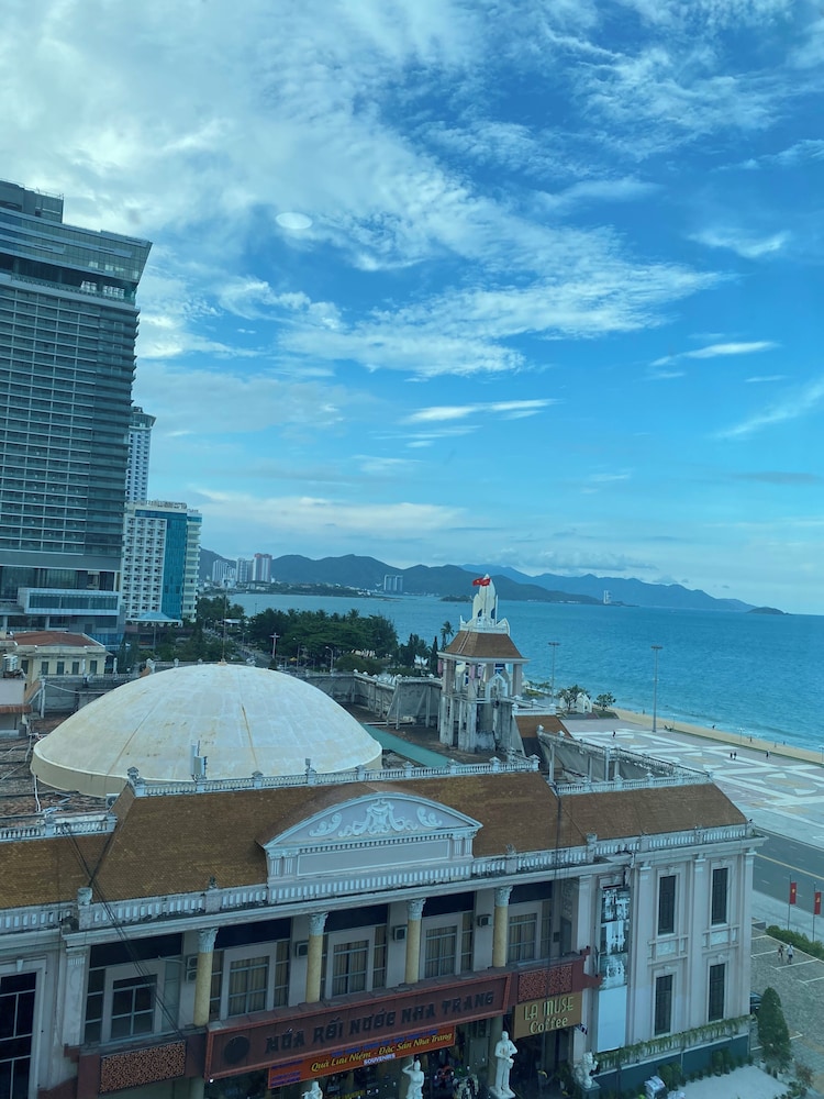 Happy Light 69/72