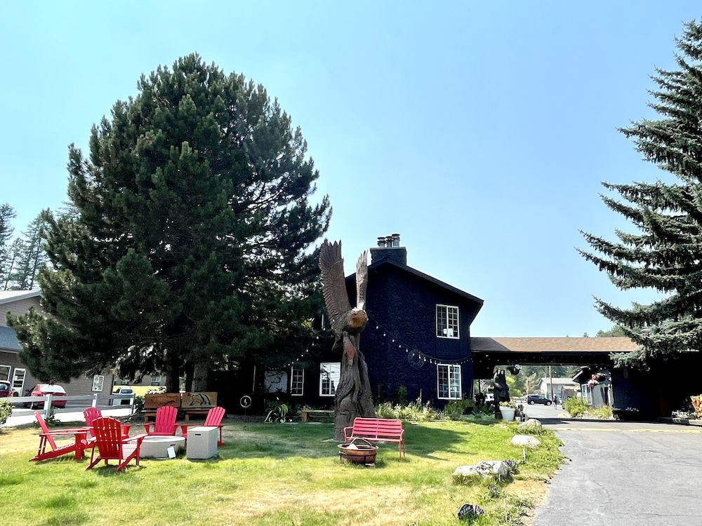 Chalet Motel Whitefish 49/64