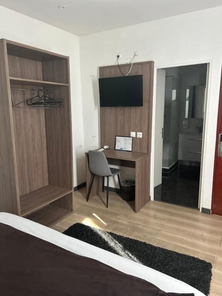 Hotel Le Clemenceau 34/45