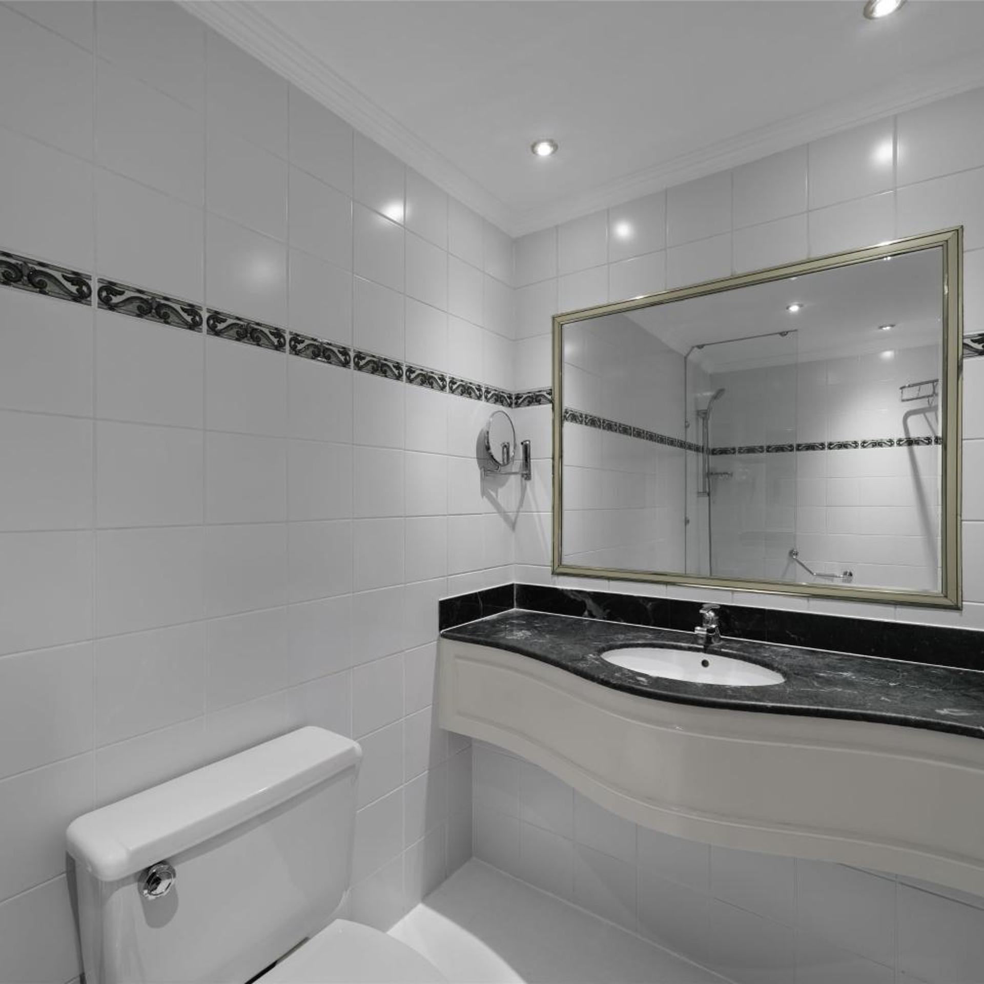 Superior, Twin Beds, Radisson Blu Hotel Yanbu 7/9