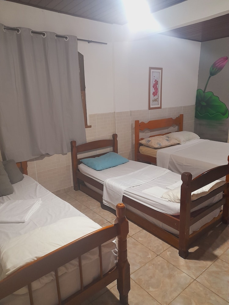 FAMILY, MULTIPLE BEDS