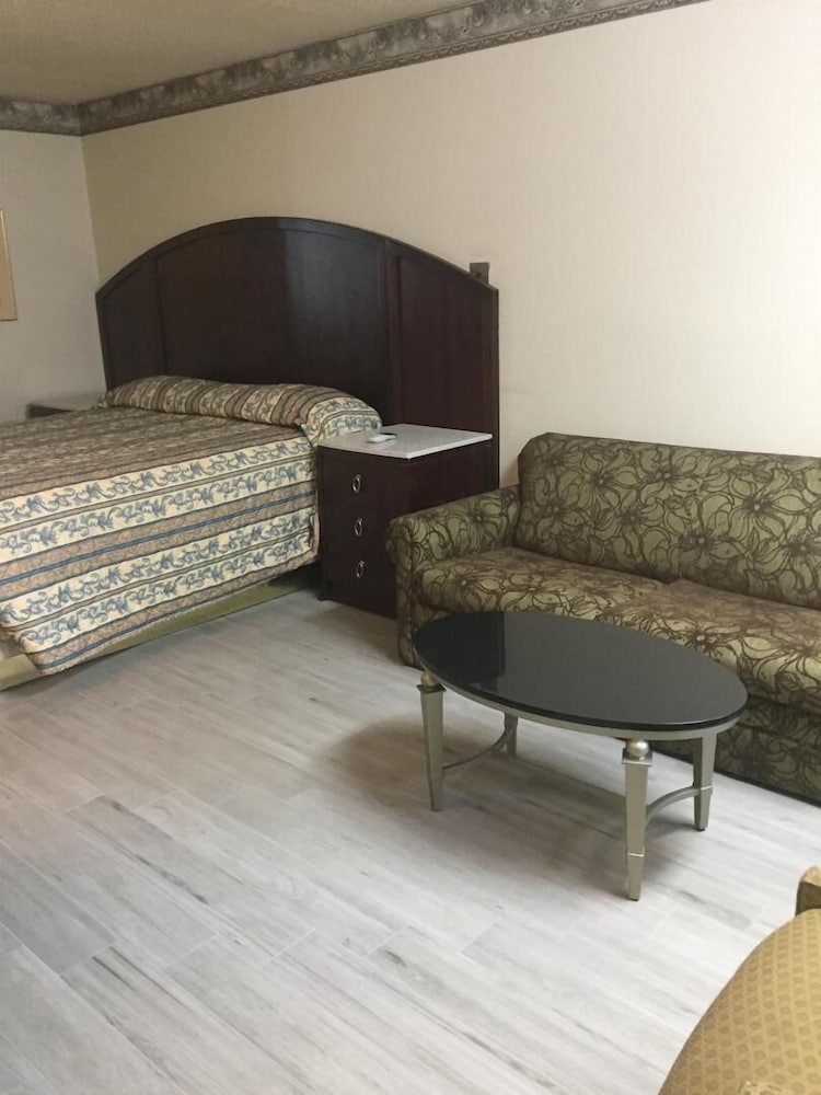 Regency Inn Norco 32/42