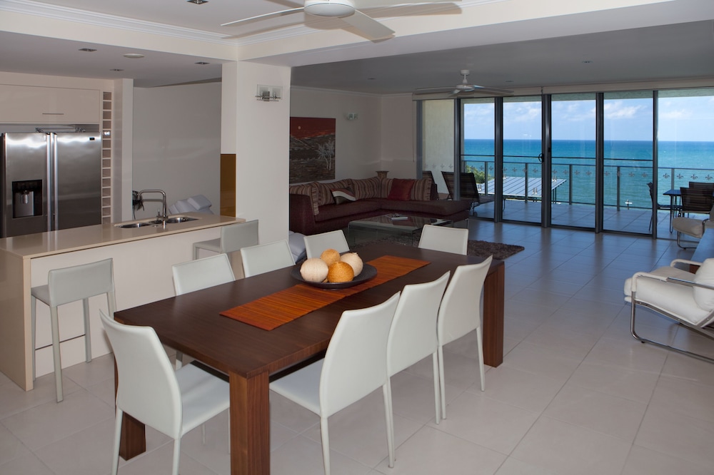 Vue Apartments Trinity Beach 38/50
