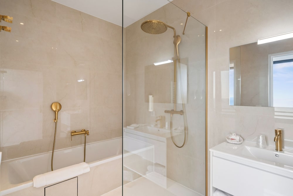 Hotel Le Roquebrune 47/50