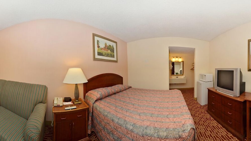 Rodeway Inn Colonial Heights I-95 9/40