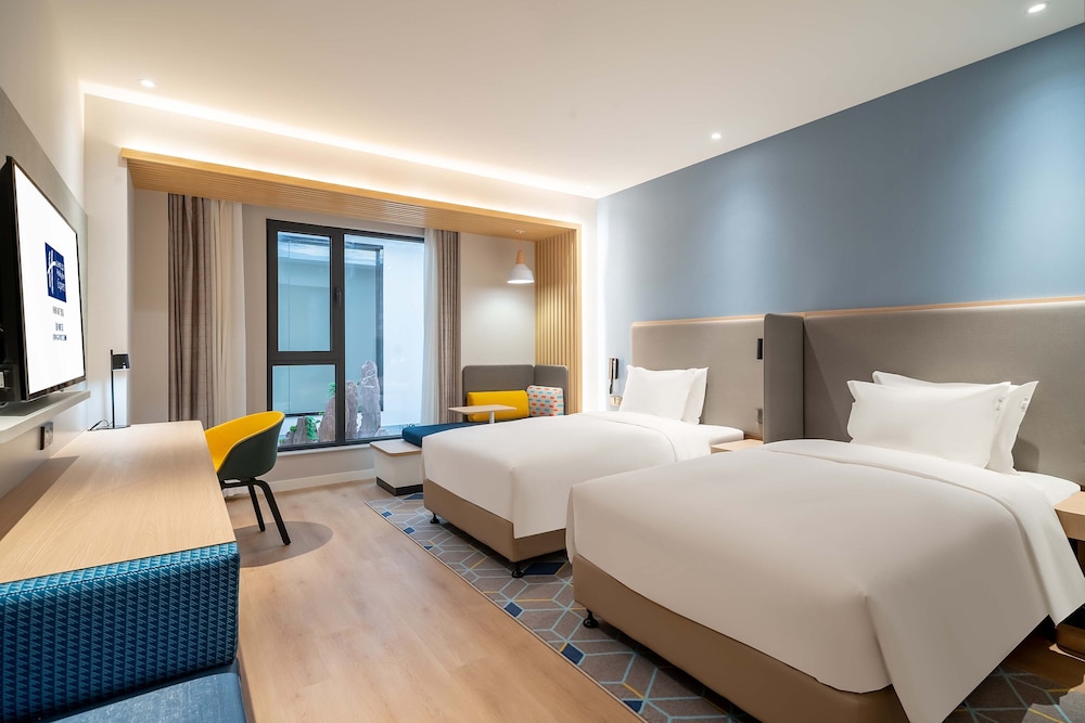 Standard, Twin Beds, Atrium View