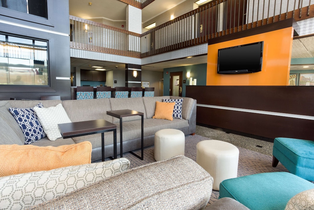 Drury Inn and Suites Greensboro 28/38
