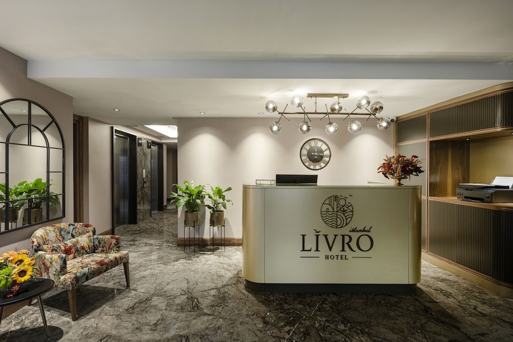 Livro Hotel 8/40