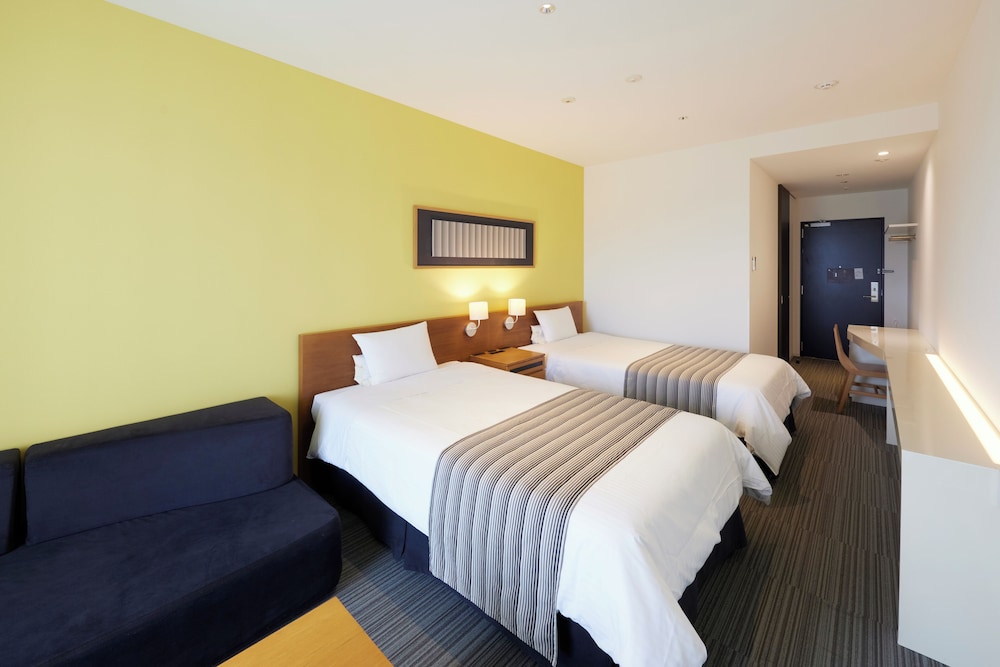 Superior, Twin Beds, Building a