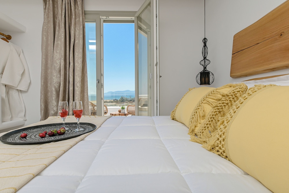 DELUXE, SUITE, SEA VIEW