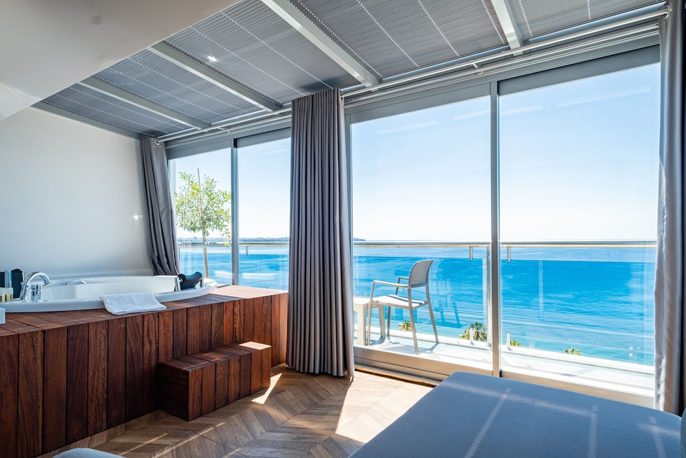 Pearly Hotel & Spa 25/45
