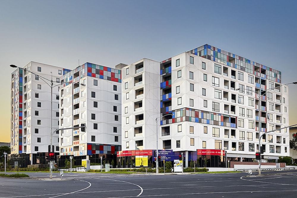 Melbourne Knox Central Apartment Hotel 6/49