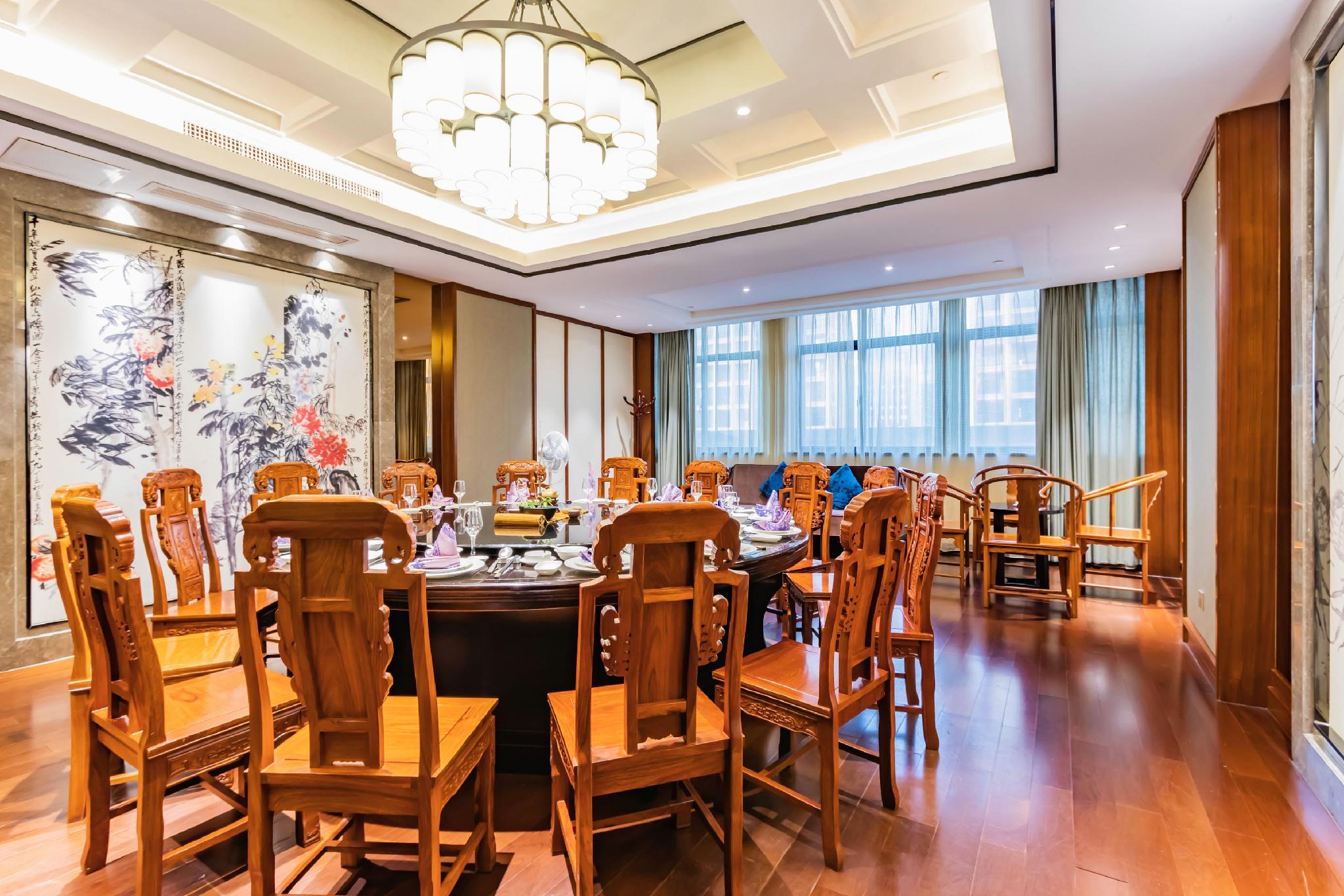 Dongfang Mingzhu Hotel 21/24