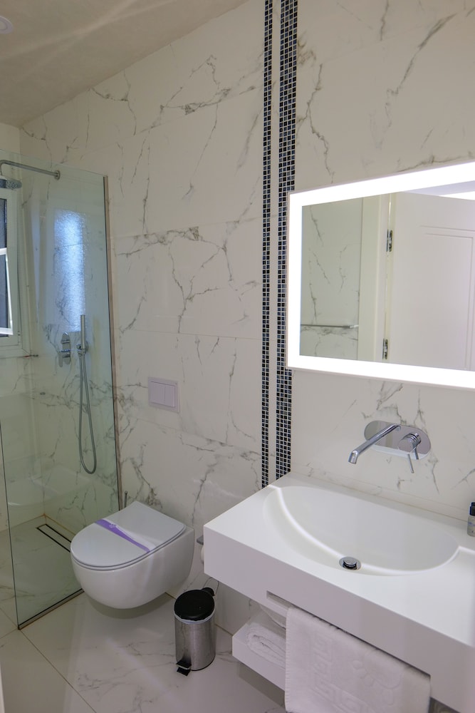 Hh Boutique Hotel 47/50