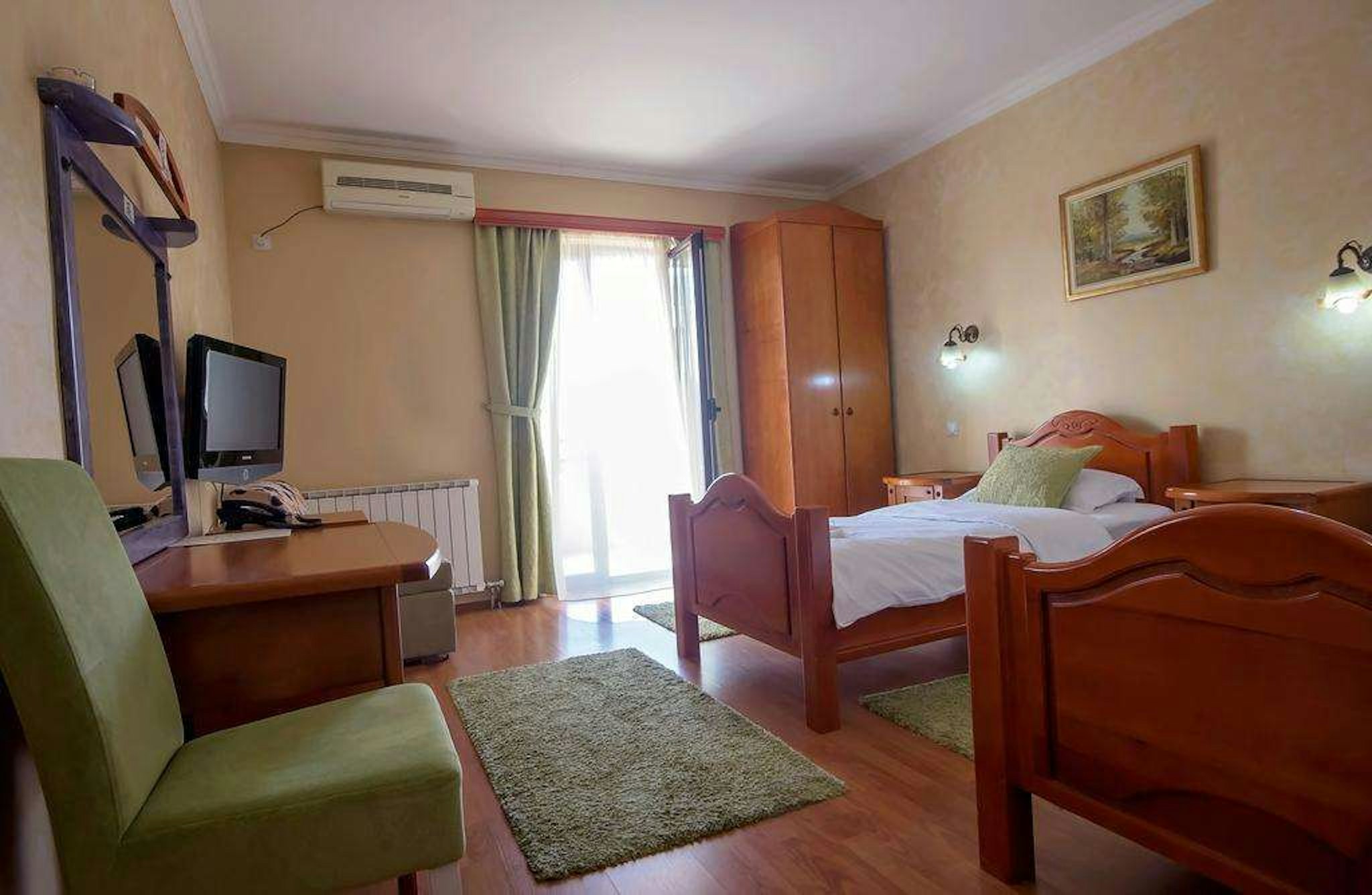 Hotel Holiday 37/58