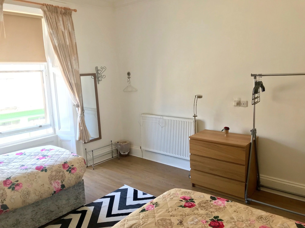 233 Leith Apartment 4/24