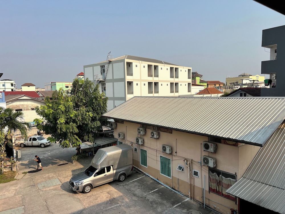 Jamjuree Place 3/68