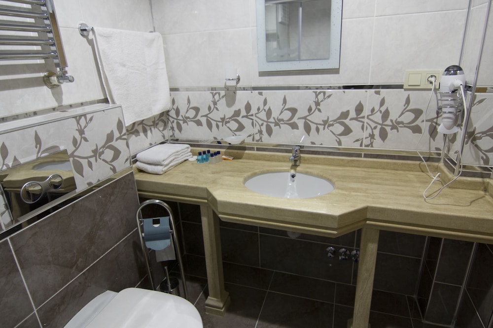 Reyyan Hotel 61/69