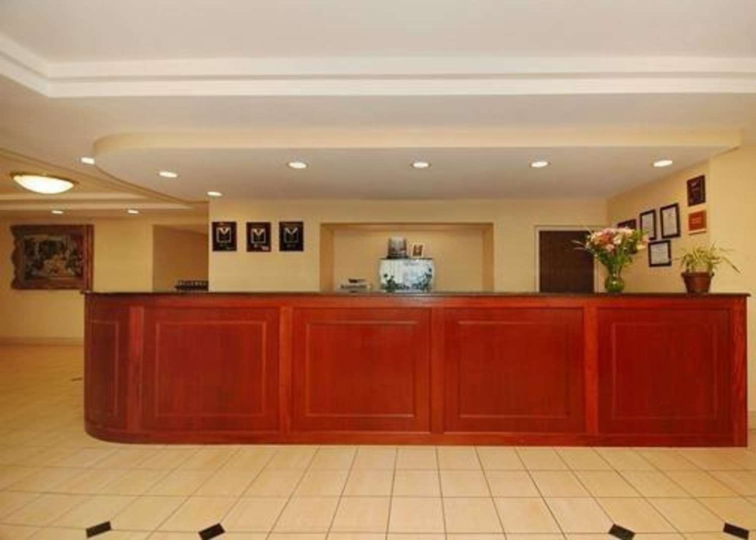 Quality Inn & Suites Danville 7/24