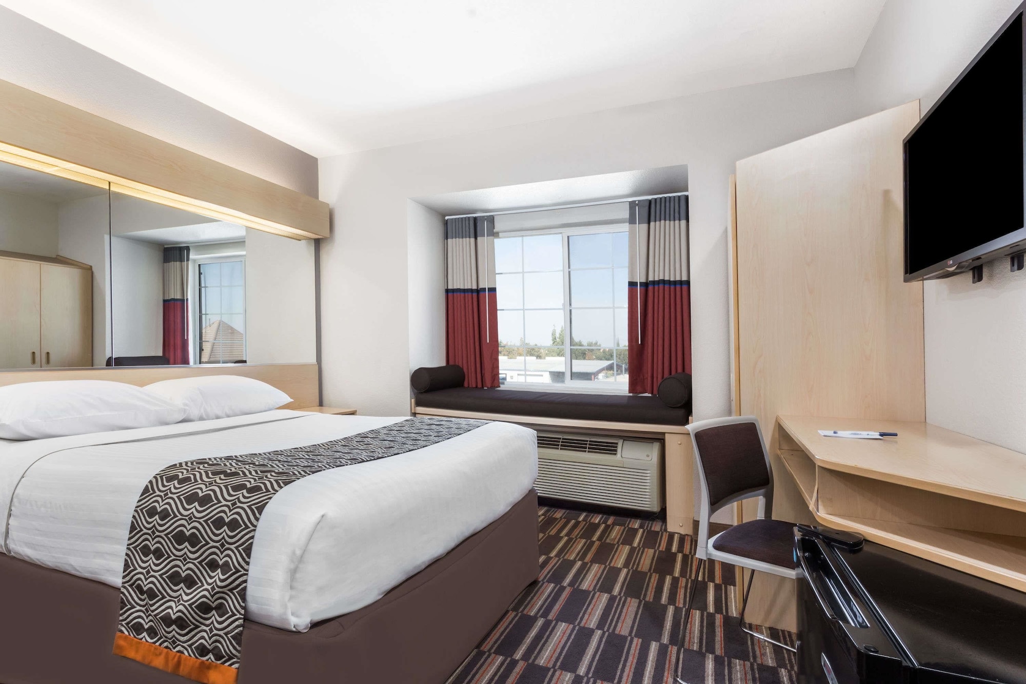 Room, Queen Bed