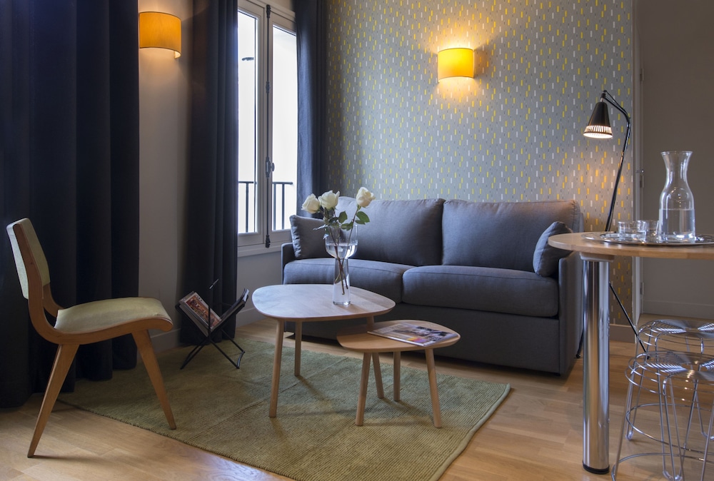 Suites and Hotel Helzear Champs Elysees 41/65