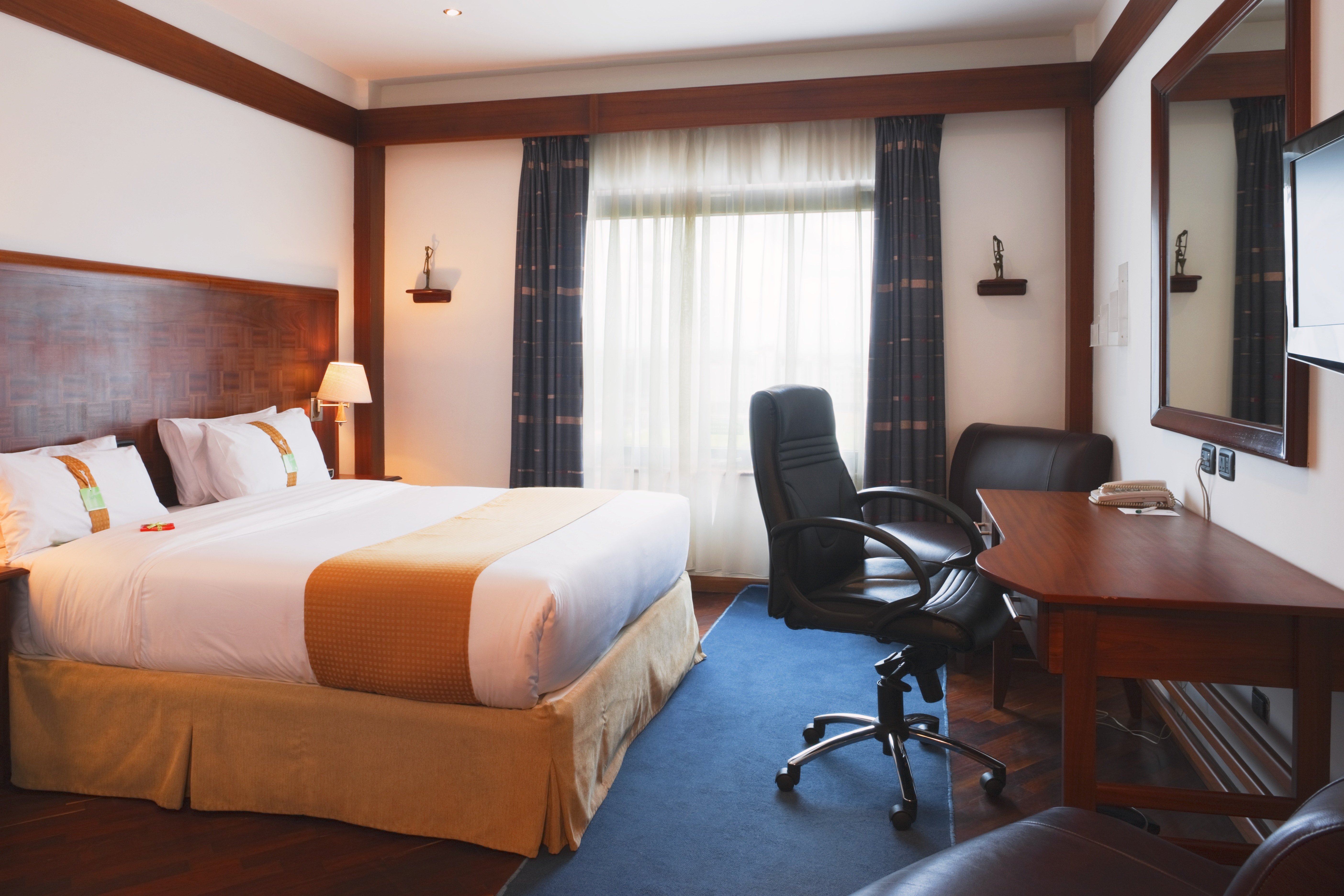 Deluxe Queen Room H