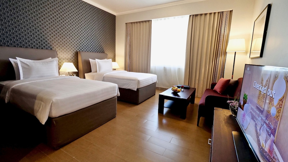 THE CURVE HOTEL 15/74