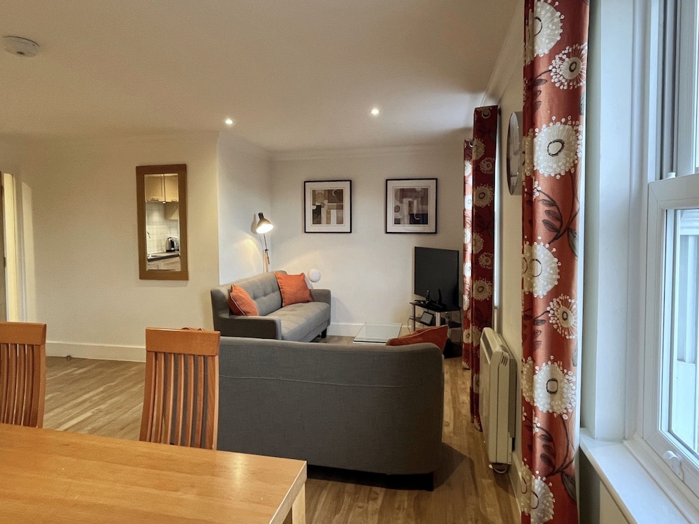 Eden House 5/50