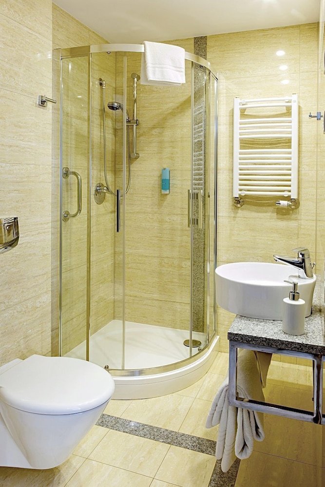 HOTEL MODERNO 17/63
