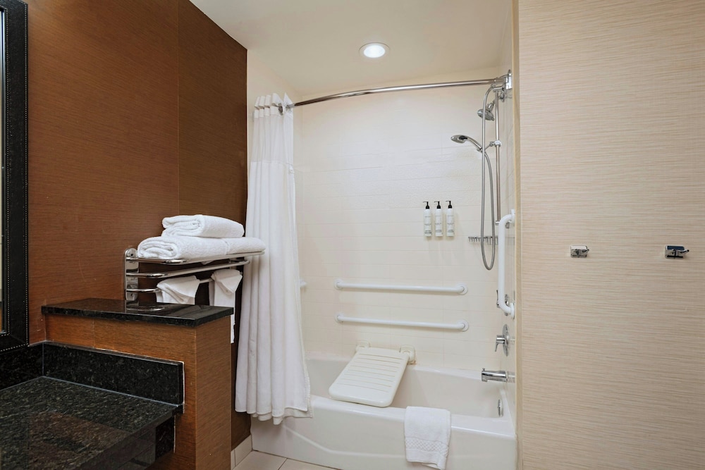 Fairfield Inn And Suites By Marriott Austin San Marcos 45/46