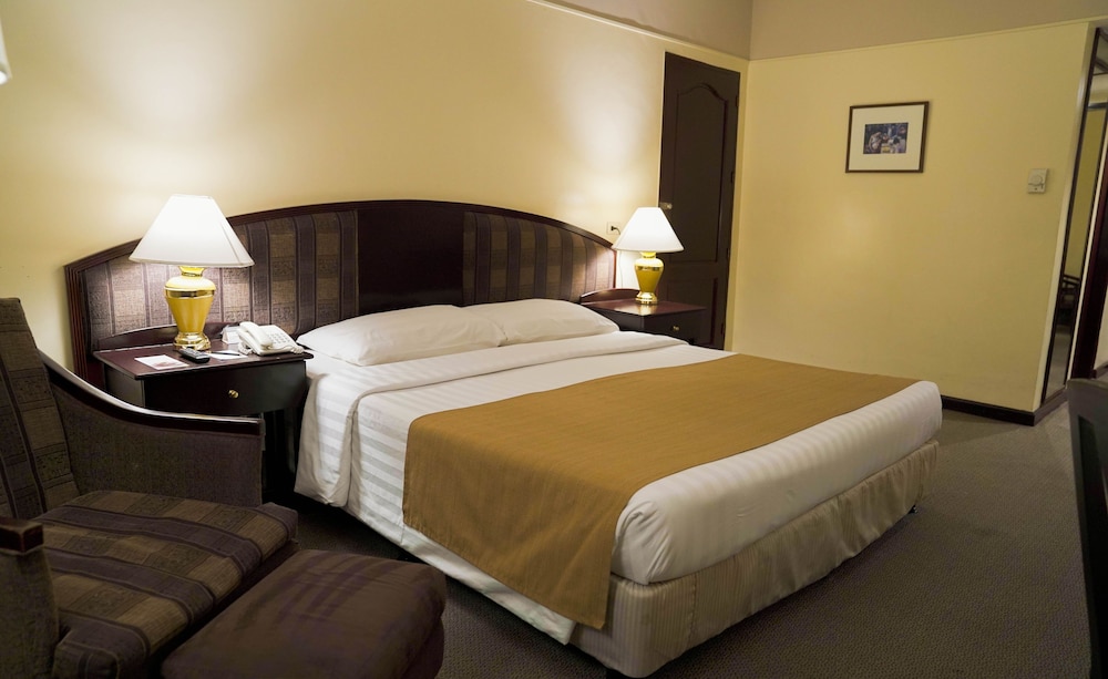 Berjaya Makati Hotel 25/72