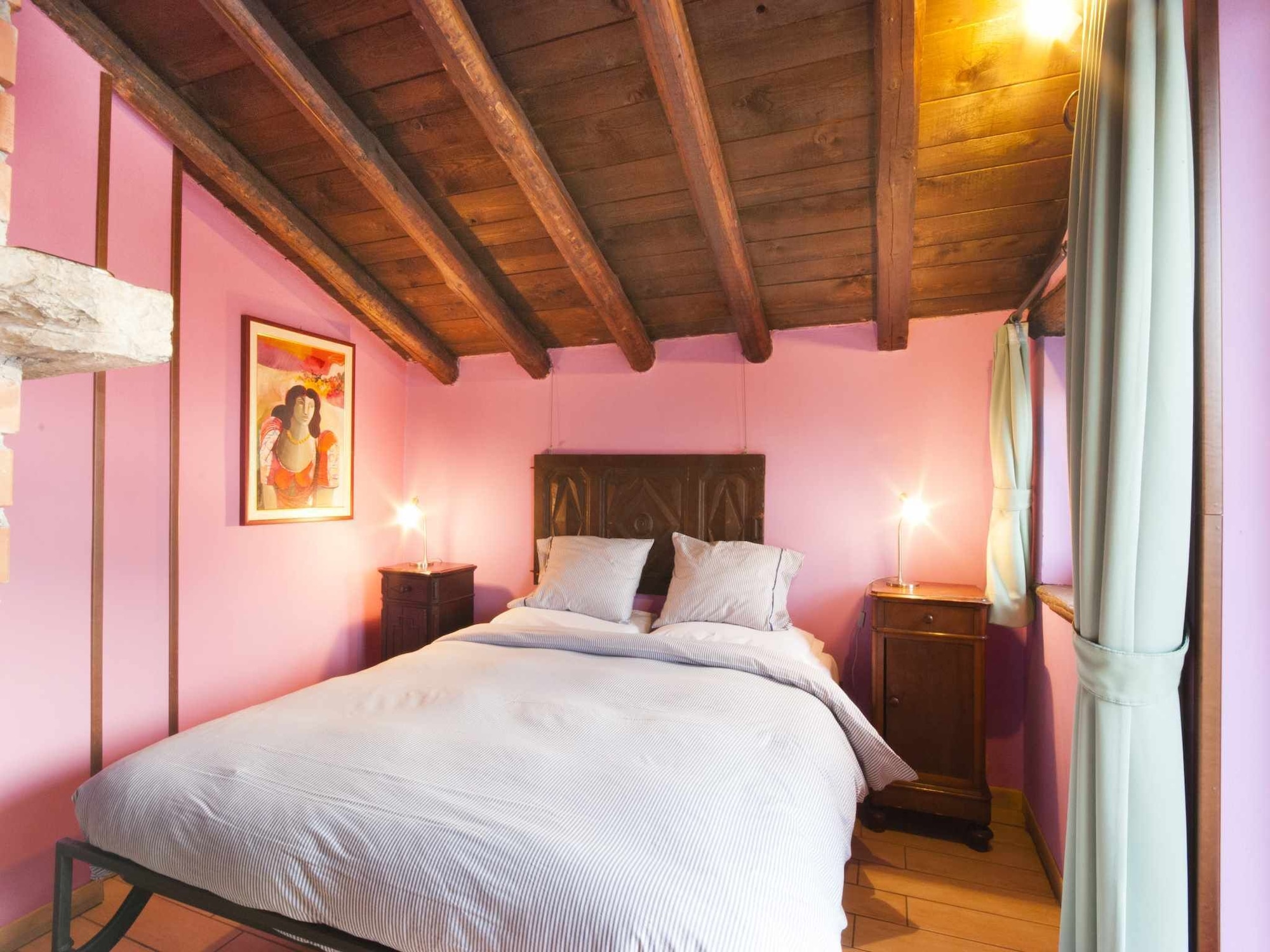 Deluxe, Queen Bed, Mountain View