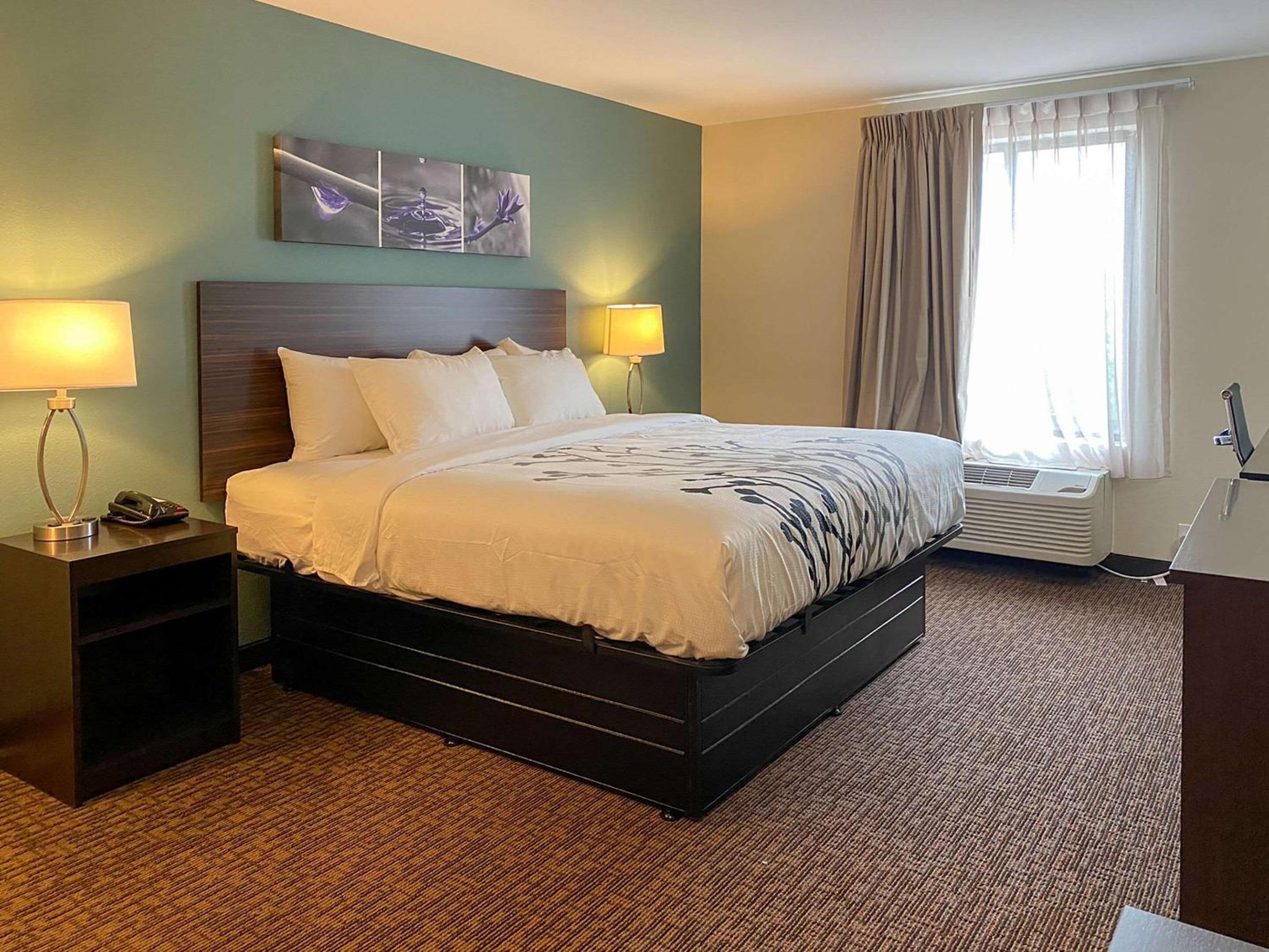 Sleep Inn and Suites Coliseum Area 8/22