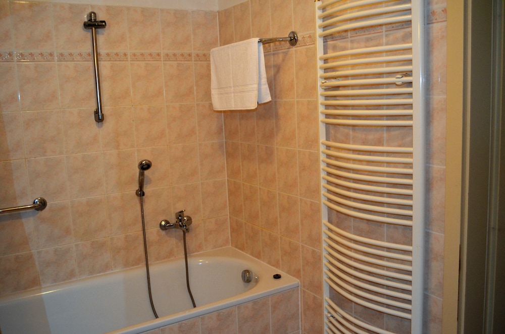 Hotel Petr 64/64