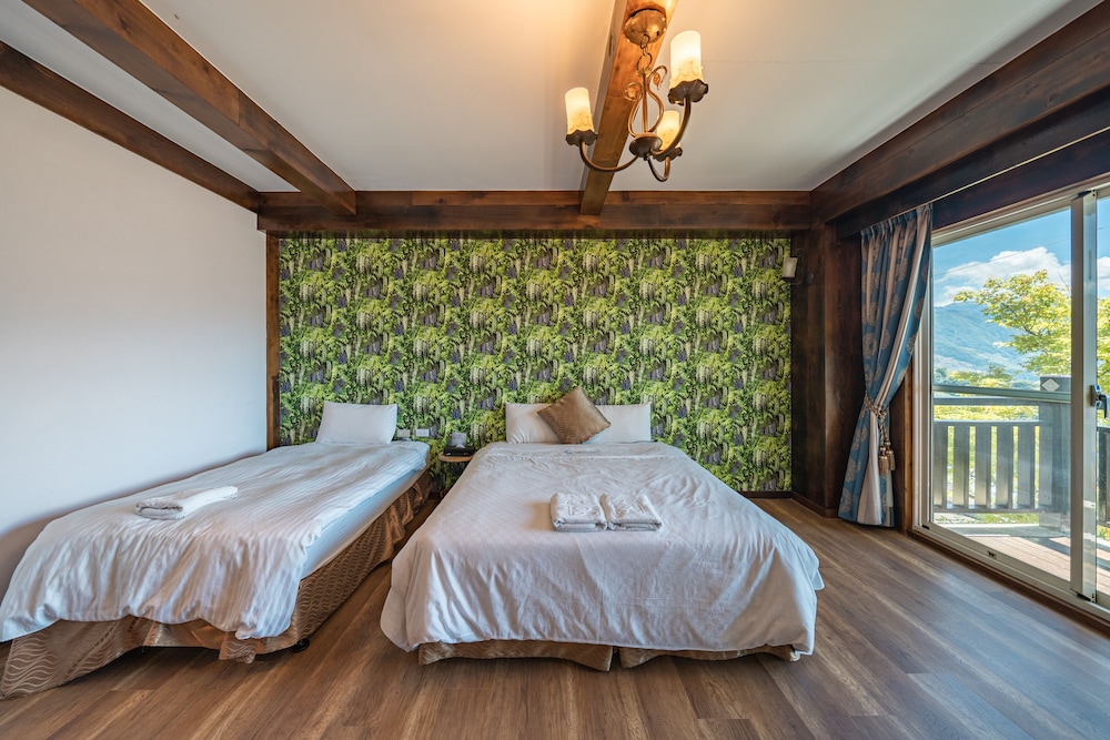 Egmont Resort 12/50