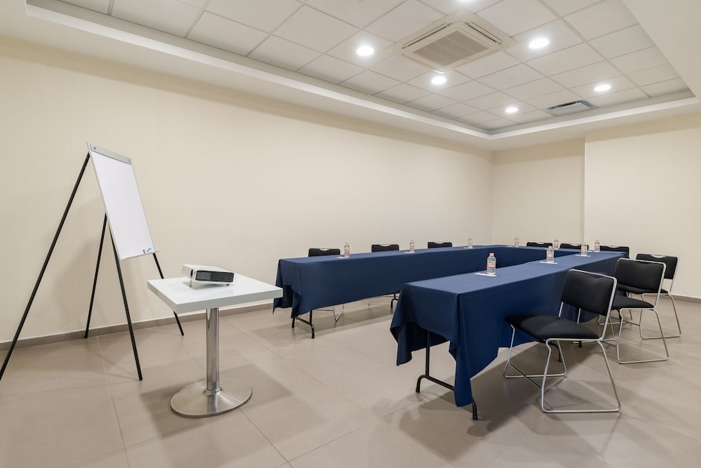 City Express Junior by Marriott Aguascalientes Centro 40/46
