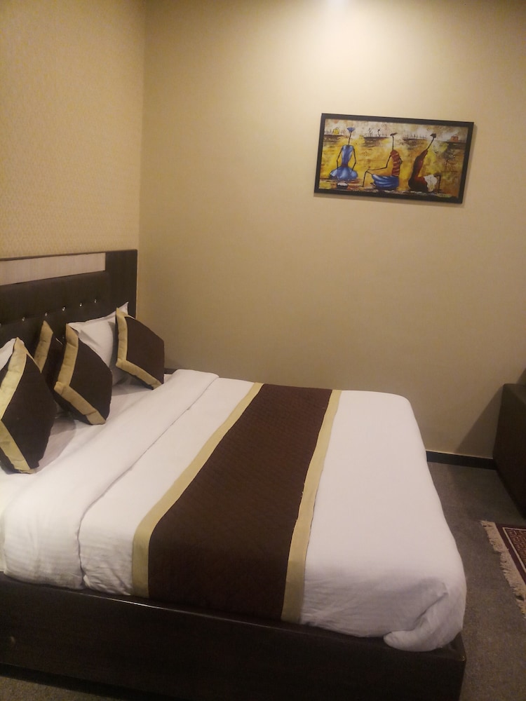 Royal View Hotel 12/30