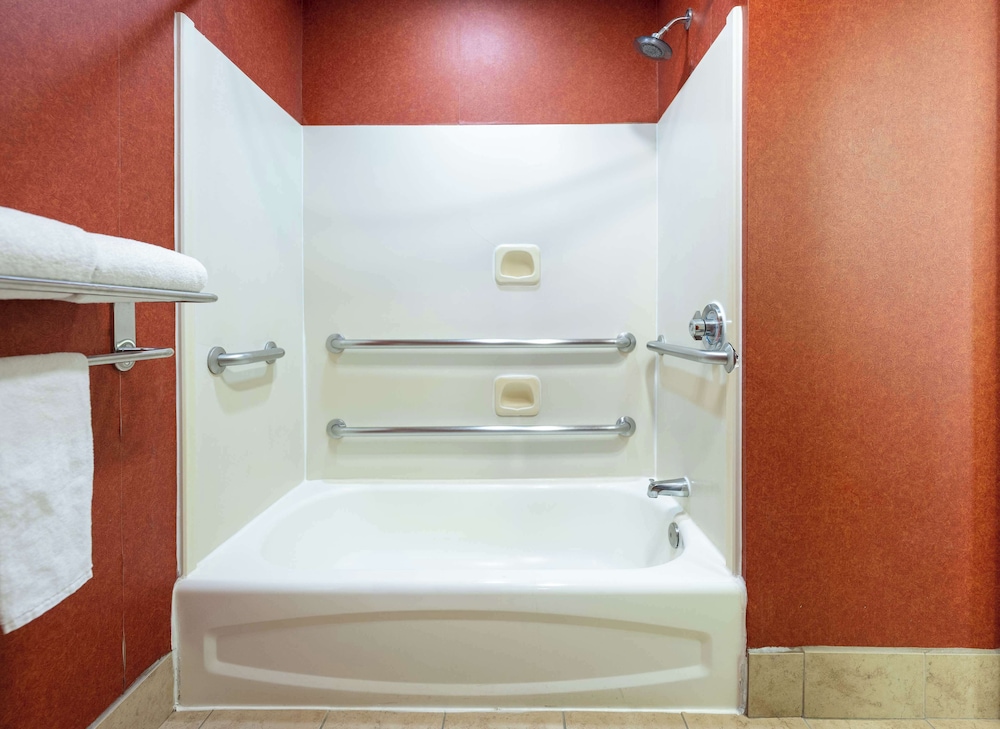Hyatt House Herndon/Reston 50/50