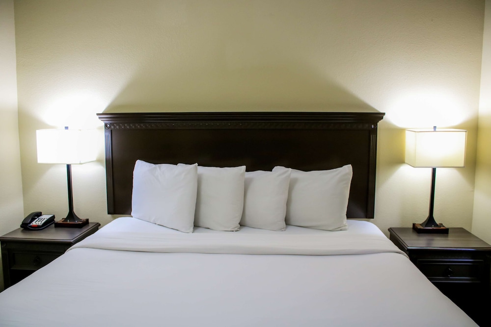 Country Inn Suites By Radisson Richmond West At I 64 Va 13/39