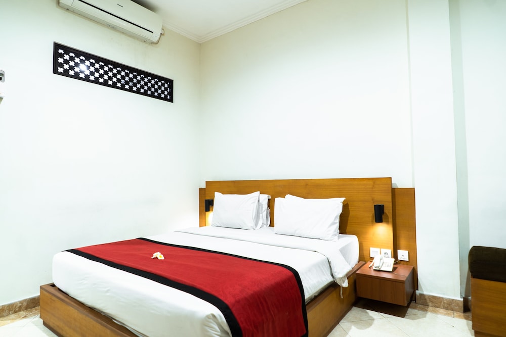 Maxi Hotel & Spa 11/25