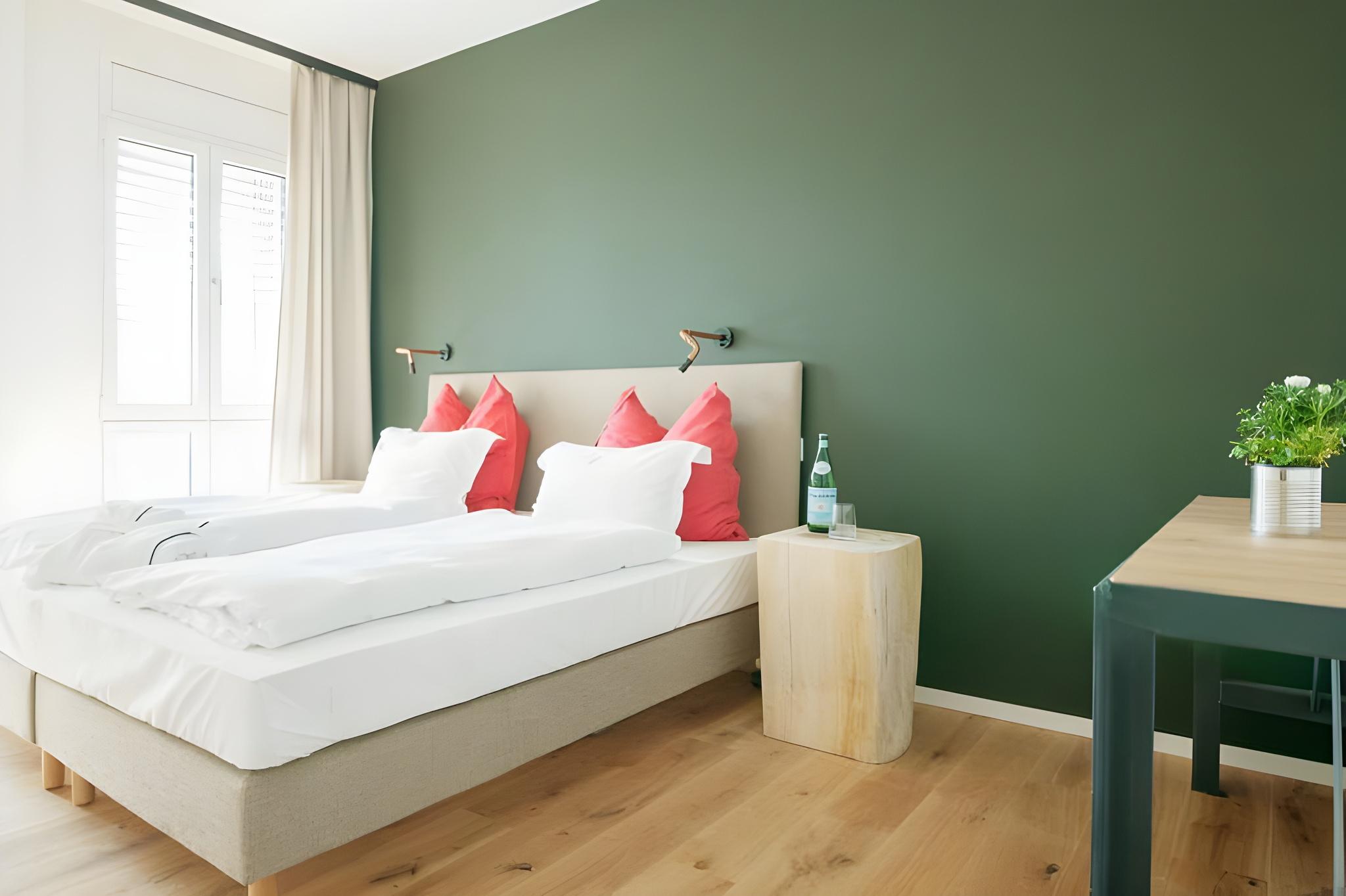 2 Bedrooms, Suite, Apartment