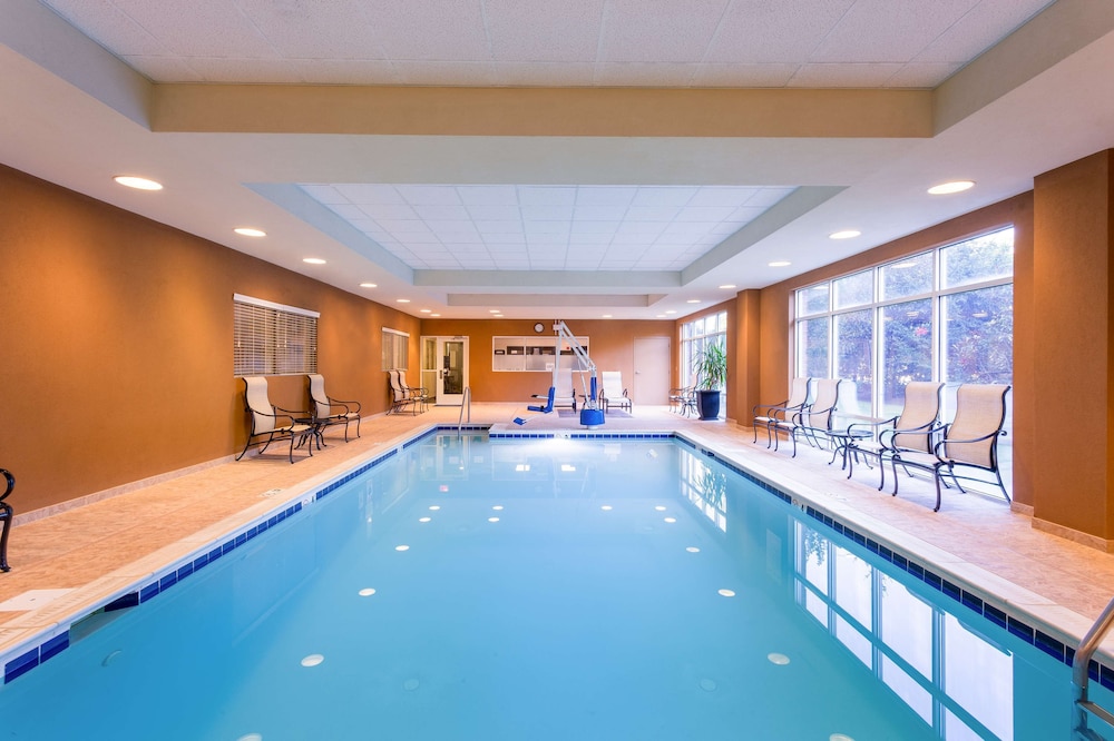 Hampton Inn & Suites Herndon - Reston 22/42
