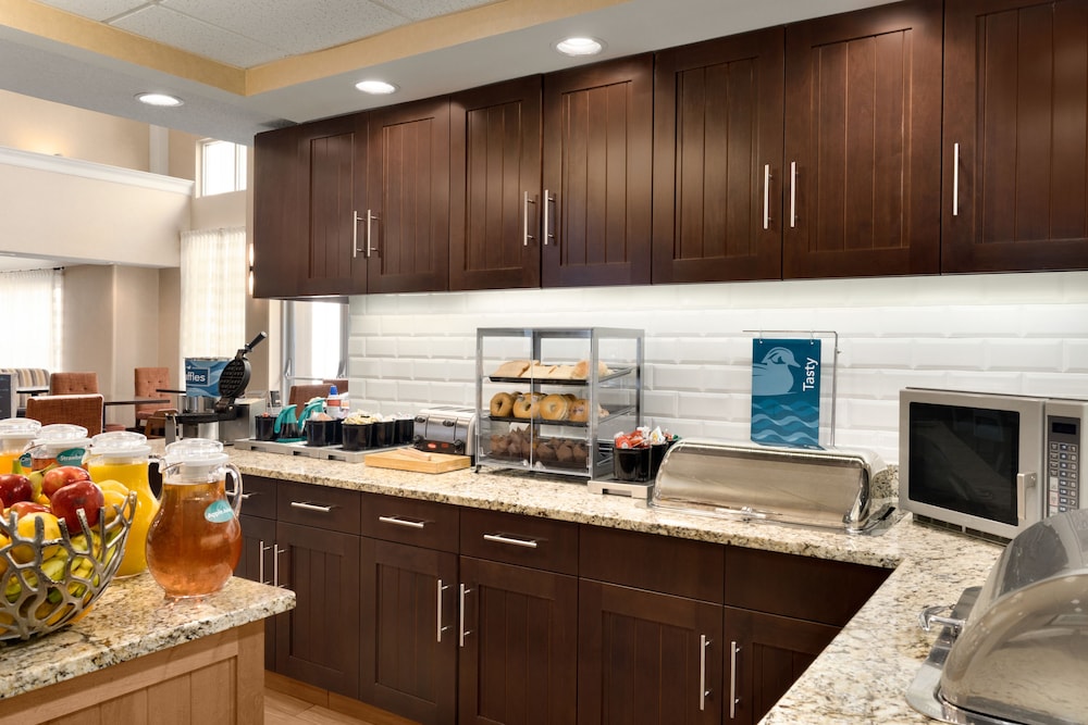 MainStay Suites Grand Rapids, MI 3/43