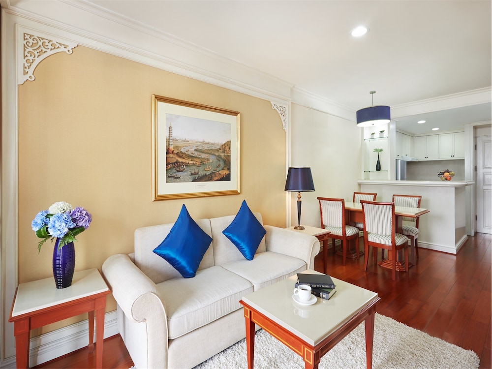 Centre Point Hotel Sukhumvit 10 90/114