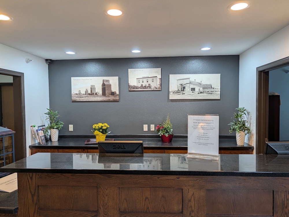 GrandStay Hotel & Suites Parkers Prairie 6/50