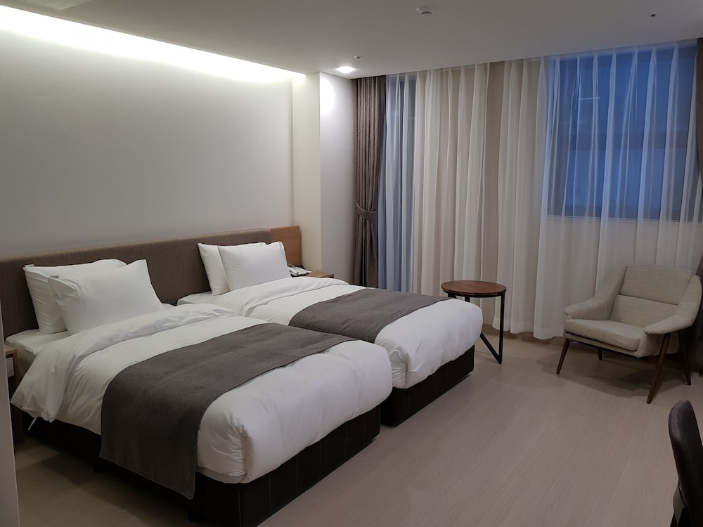 STANDARD, TWIN BEDS
