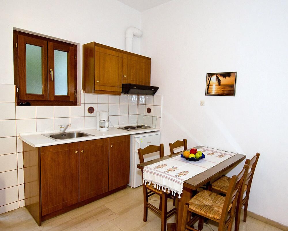 Delphi Resort 48/66