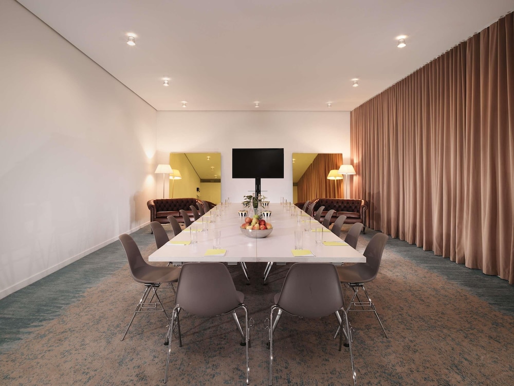 St Martins Lane Hotel 66/75