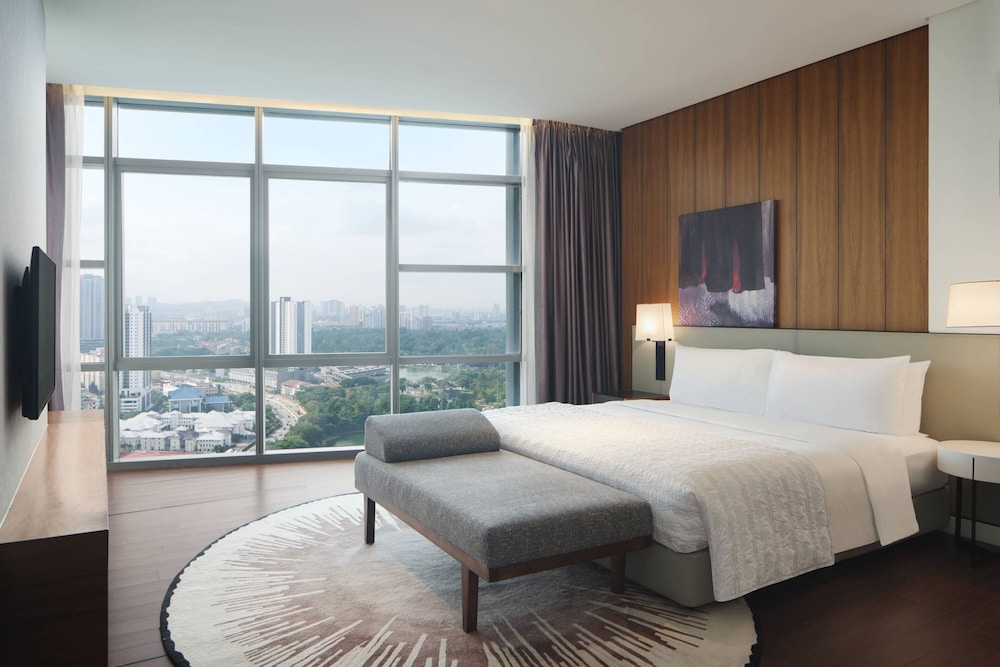 Le Meridien Petaling Jaya (ex New World Petaling Jaya) 16/75